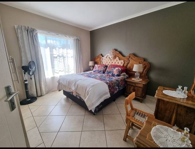 2 BEDROOM TOWNHOUSE FOR SALE IN RIVERSDALE